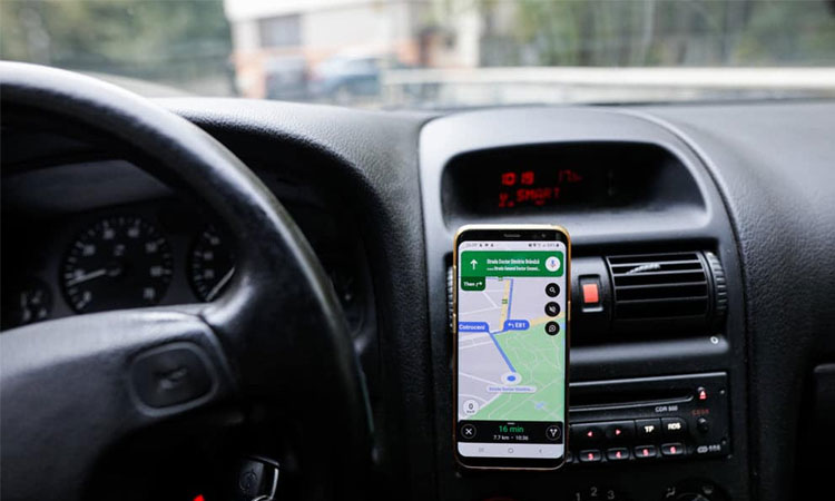 জোরে গাড়ি চালান? সাবধান! আপনাকে বড় বিপদ থেকে বাঁচাতে পারে গুগল জোরে গাড়ি চালান? সাবধান! আপনাকে বড় বিপদ থেকে বাঁচাতে পারে গুগল