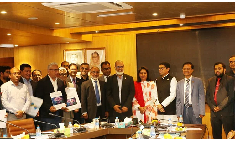 ৩ মোবাইল অপারেটরদের একীভূত লাইসেন্স দিল বিটিআরসি